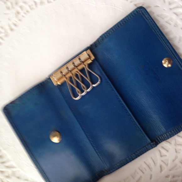 Authentic, Louis Vuitton, Blue Epi Leather 4-Hooks - Picture 6 of 9